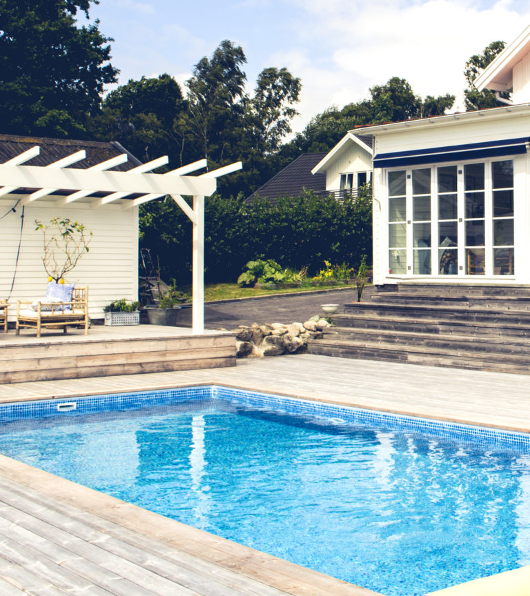 Rectangular pool